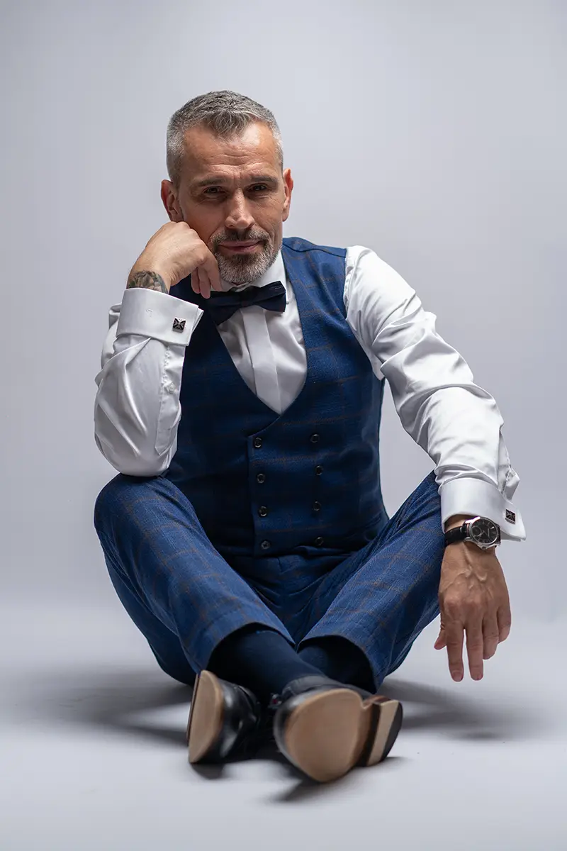 Dariusz Lockau, 0700 Ksiegowy